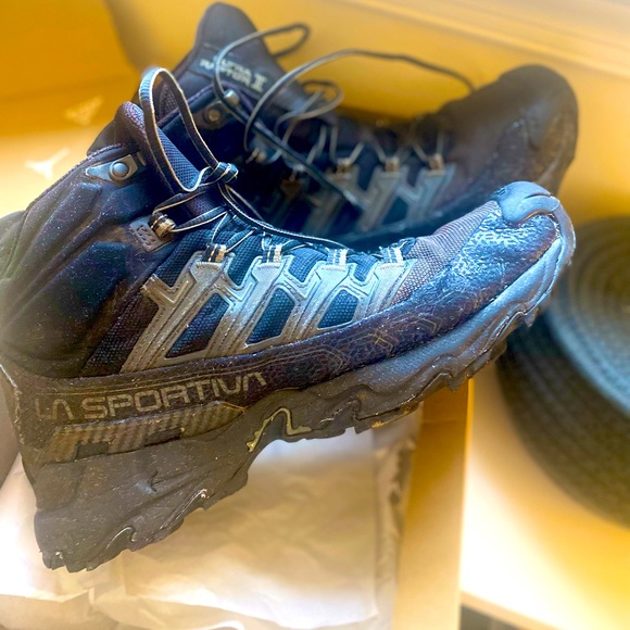 Excellent condition La Sportiva Ultra Raptor II Men’s Size 9 Hiking Boots - Picture 2 of 4